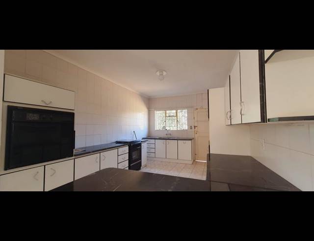 3 BEDROOM PROPERTY TO RENT IN HILLSIDE